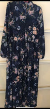 Load image into Gallery viewer, Plus Size Flowers Dress